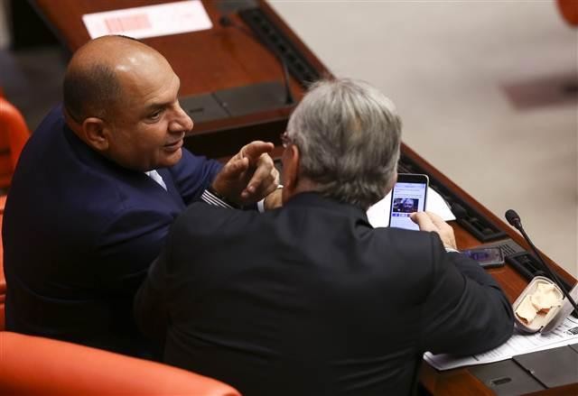 Deniz Baykal kendini internette görünce 4