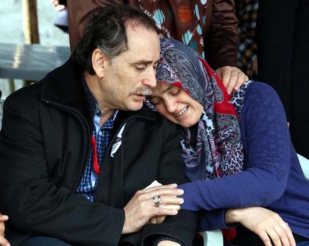 Özel harekat polisinin koluna yazdığı ayet 8