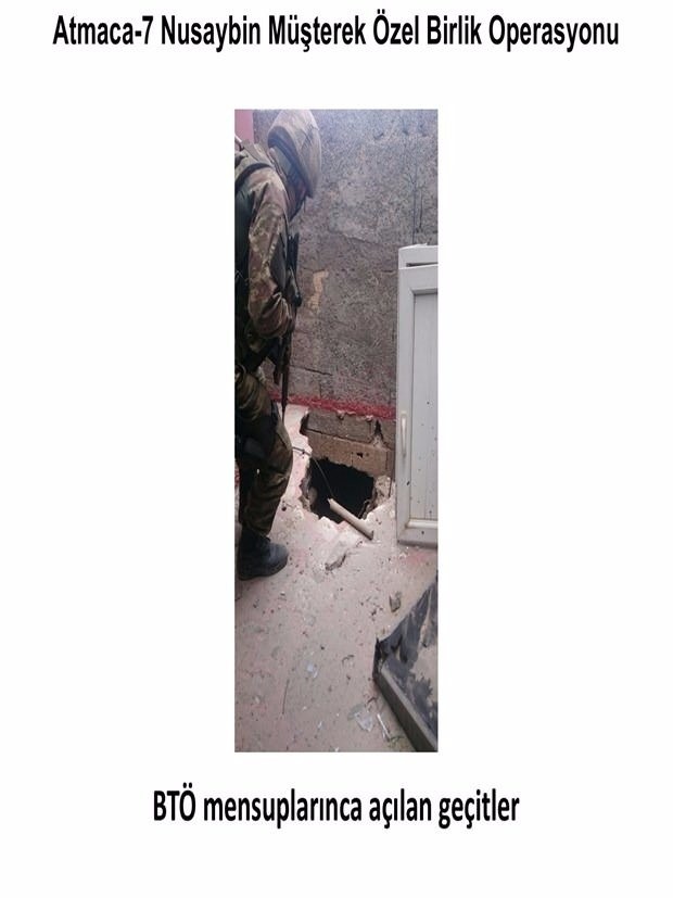 PKK’lılar Kuran-ı Kerim’leri parçaladı 23