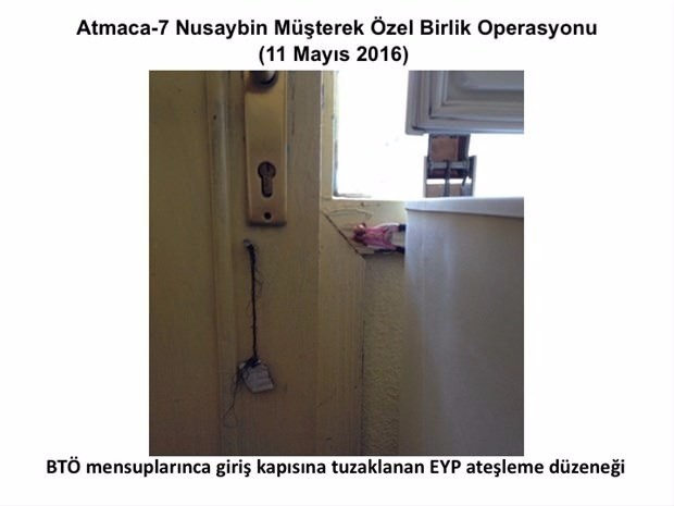 PKK’lılar Kuran-ı Kerim’leri parçaladı 24