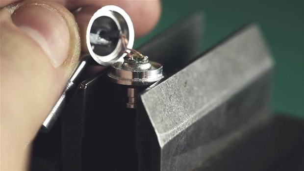 Tabanca mermisinden yaptığına inanamayacaksınız! 33