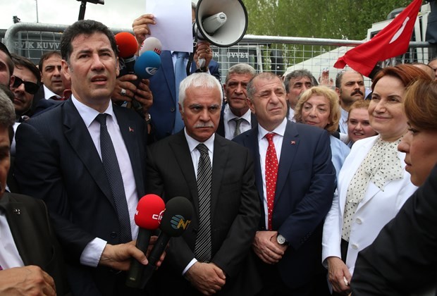 MHP'de miting gibi kurultay toplantısı 4