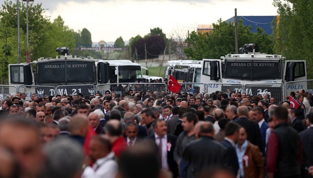 MHP'de miting gibi kurultay toplantısı 5
