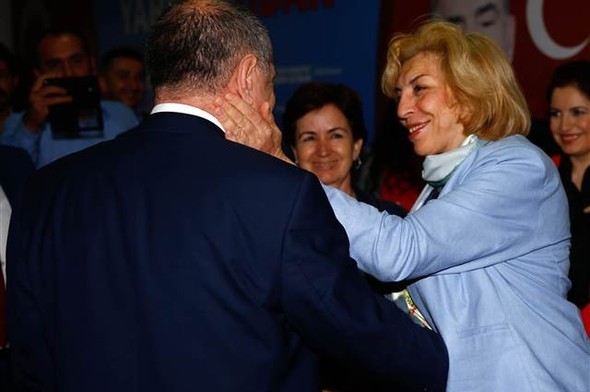 MHP'de miting gibi kurultay toplantısı 19