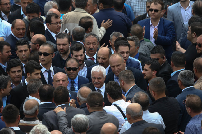 MHP'de miting gibi kurultay toplantısı 32