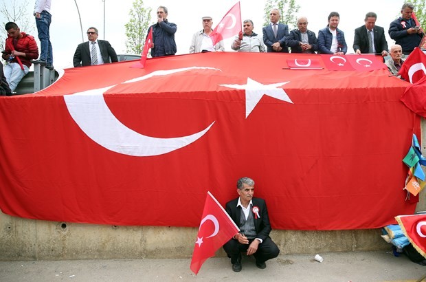 MHP'de miting gibi kurultay toplantısı 10