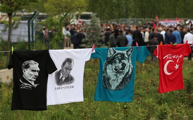 MHP'de miting gibi kurultay toplantısı 11