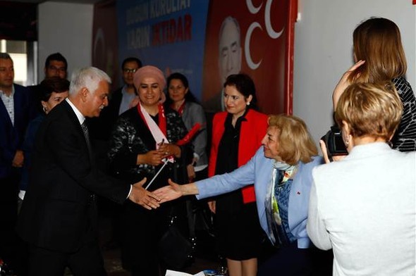 MHP'de miting gibi kurultay toplantısı 21