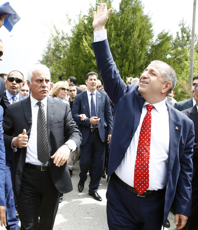 MHP'de miting gibi kurultay toplantısı 44