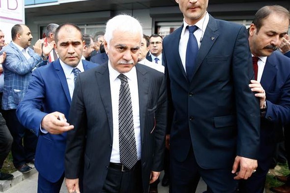 MHP'de miting gibi kurultay toplantısı 22