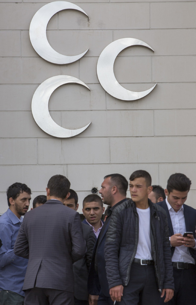 MHP'de miting gibi kurultay toplantısı 36