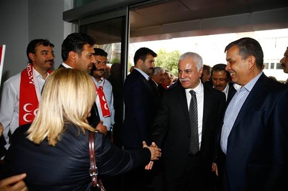 MHP'de miting gibi kurultay toplantısı 24