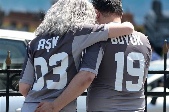 Beşiktaş taraftarı kutlamalara başladı 10