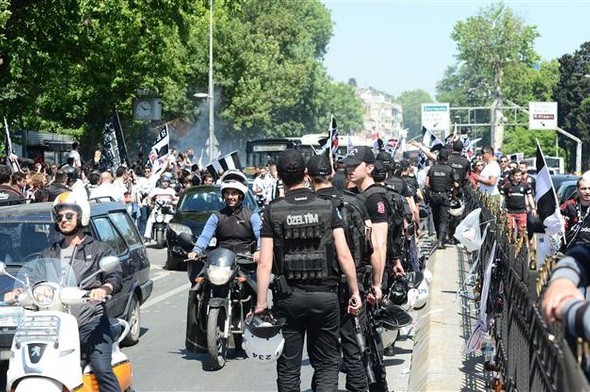 Beşiktaş taraftarı kutlamalara başladı 12