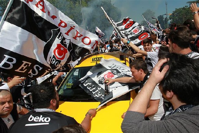 Beşiktaş taraftarı kutlamalara başladı 20