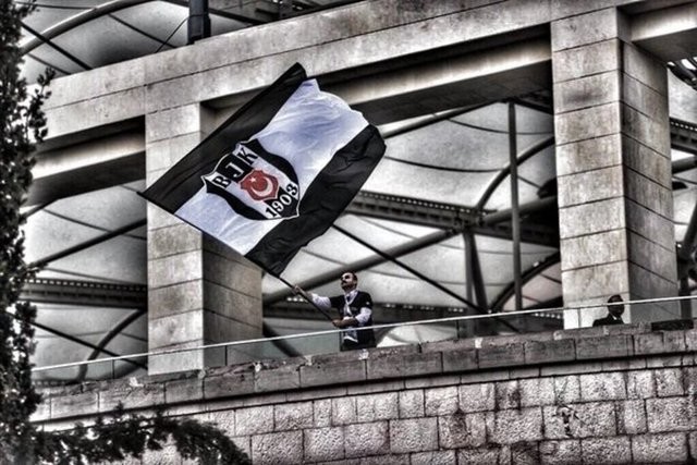 Beşiktaş taraftarı kutlamalara başladı 37