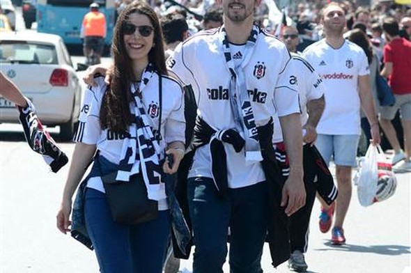 Beşiktaş taraftarı kutlamalara başladı 4