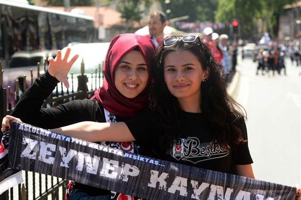 Beşiktaş taraftarı kutlamalara başladı 6