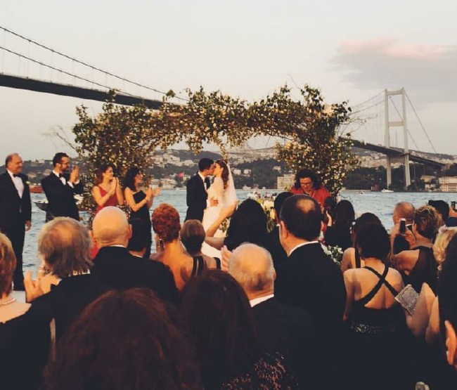 'Ulan İstanbul' dizisinin oyuncuları evlendi 5