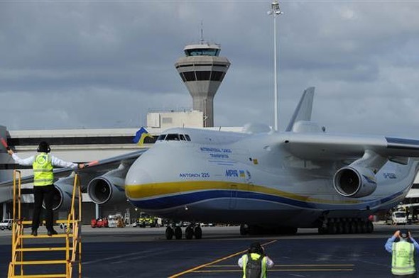 Dev uçağa akın ettiler 18