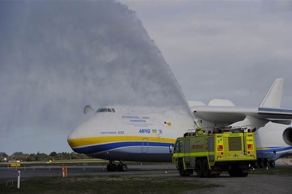 Dev uçağa akın ettiler 19