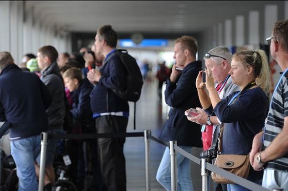 Dev uçağa akın ettiler 2