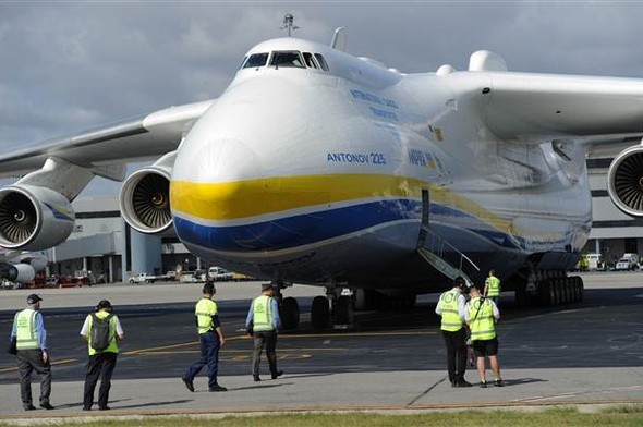 Dev uçağa akın ettiler 3