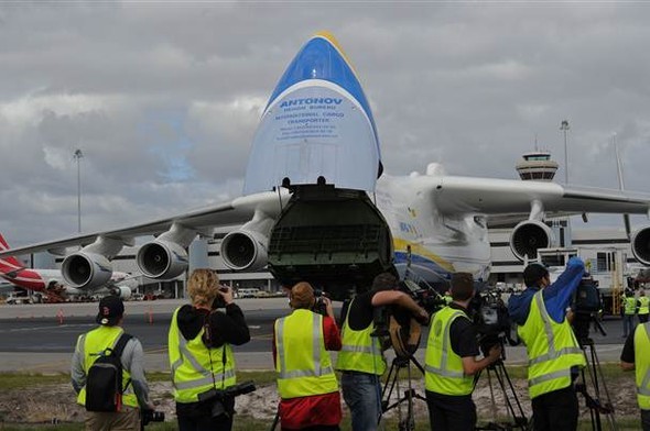 Dev uçağa akın ettiler 5