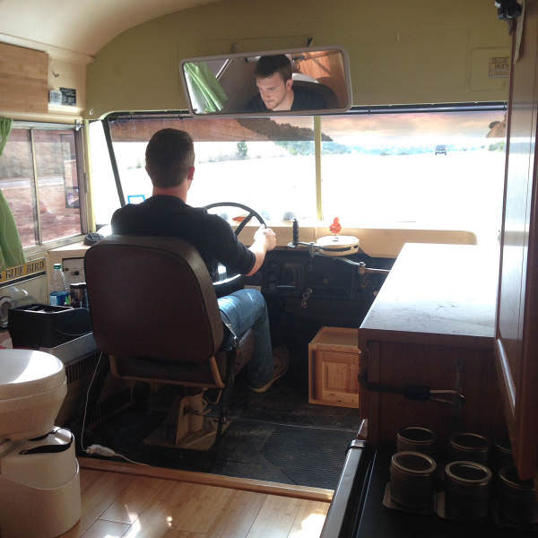 Eski otobüsten cennet yarattılar 13