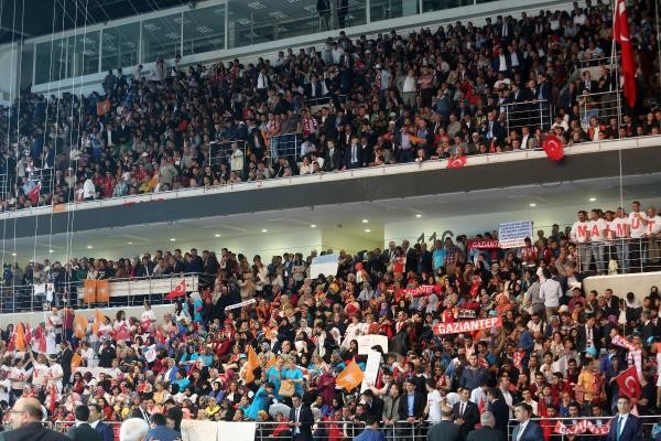 AK Parti kongresinden ilk kareler 32