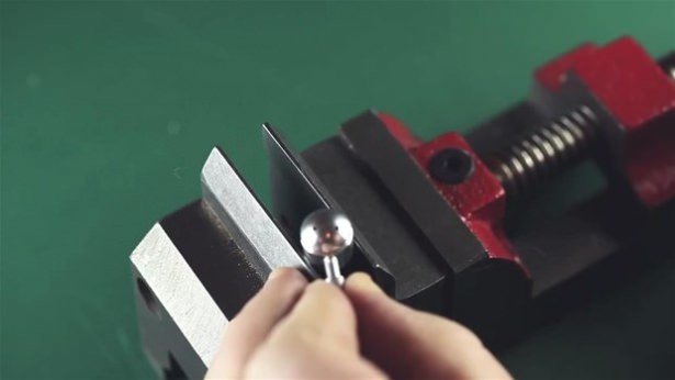 40 kalibre tabanca mermisinden bakın ne yaptı 23