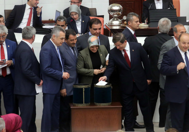 Davutoğlu’nun başbakanlıktaki 21 ayı 11