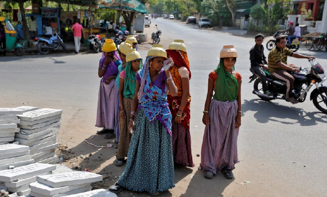 Hindistanlı kadın inşaat işçileri 2