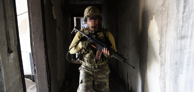 Teröristler evleri ateşe veriyor 3