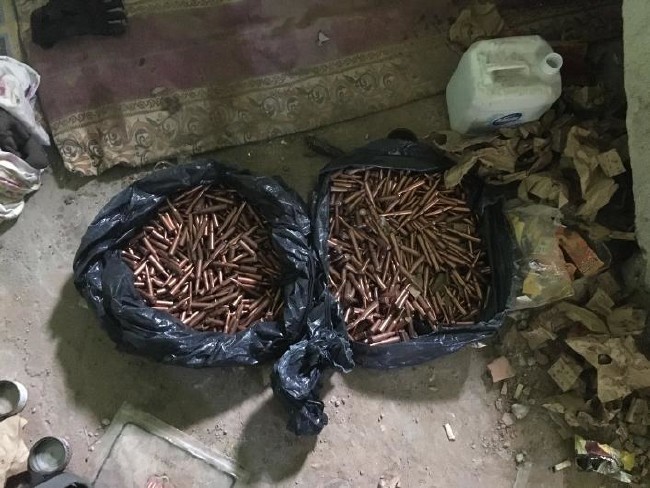 Teröristler evleri ateşe veriyor 11