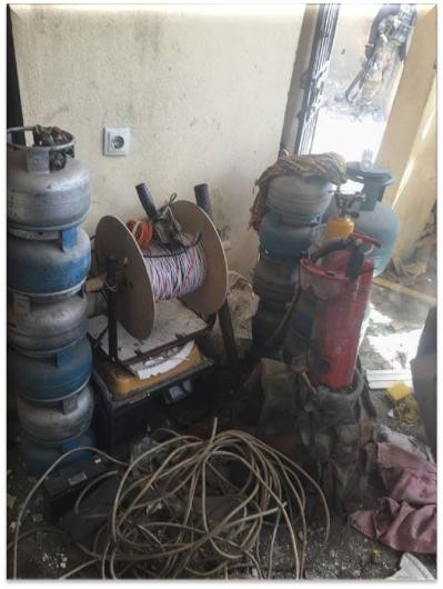 Teröristler evleri ateşe veriyor 13