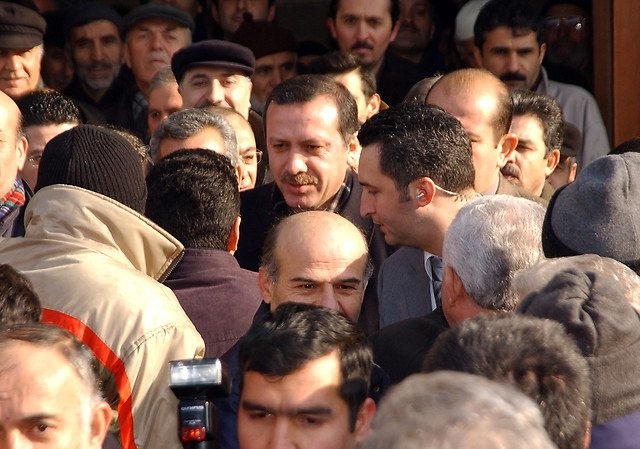 Arşivden çıkan siyaset 77