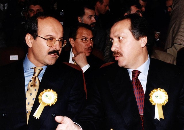 Arşivden çıkan siyaset 64