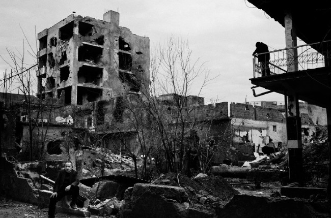 Amerikalı muhabir Sur'a girdi 9