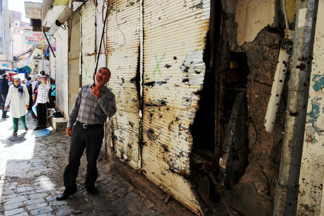 Amerikalı muhabir Sur'a girdi 21