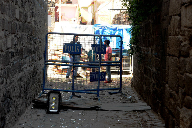 Amerikalı muhabir Sur'a girdi 24