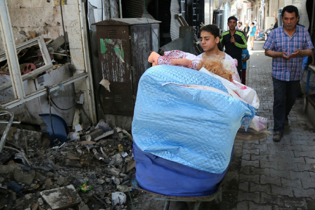 Amerikalı muhabir Sur'a girdi 13