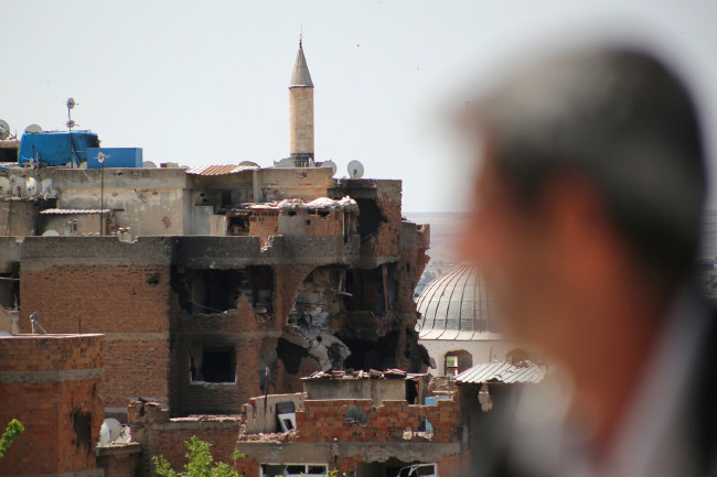 Amerikalı muhabir Sur'a girdi 17