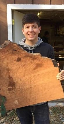 Tahta parçasından gitar yaptı 1