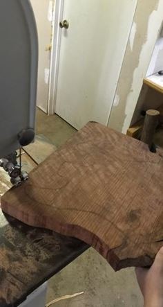 Tahta parçasından gitar yaptı 3