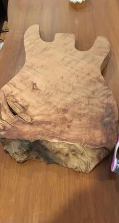 Tahta parçasından gitar yaptı 4