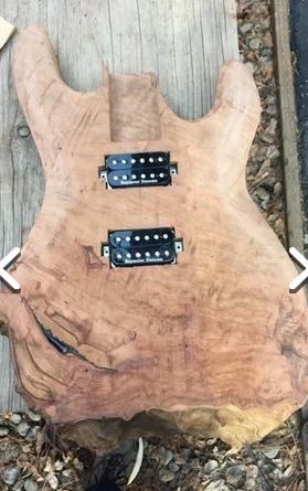 Tahta parçasından gitar yaptı 7