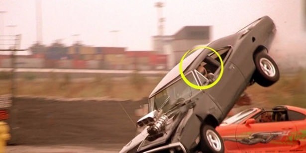 Efsane filmlerin efsane hataları 8