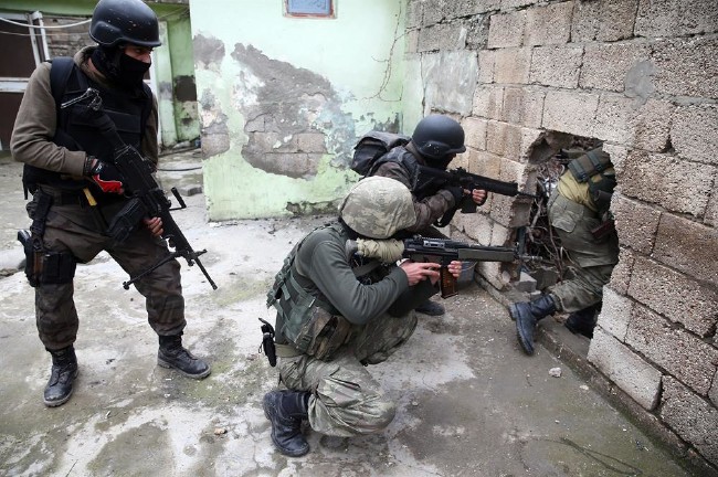 Terörle mücadele eden kahramanların hikayeleri 18