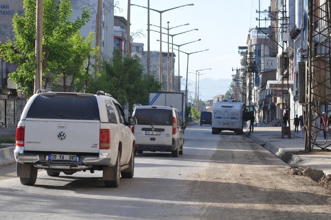 Yüksekova'da yasaklar kalktı, harabe şehir ortaya çıktı 1
